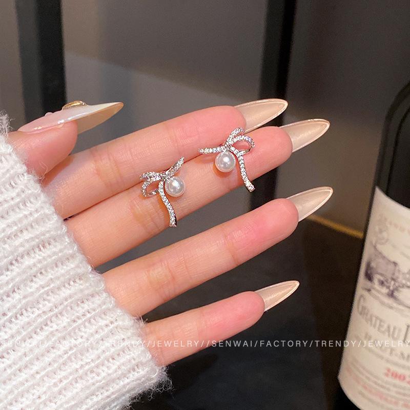 French Micro-inlaid Zircon Bow Earrings Women's Light Luxury Design Stud Earrings Small Ear Jewelry