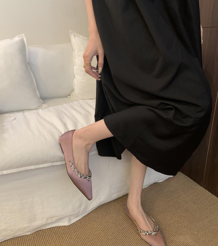 

Rhinestone pointed flat bottom soft sole spring 2025 new French inner height increase banquet shallow mouth temperament elegant single shoes 39 светло-фиолетовый