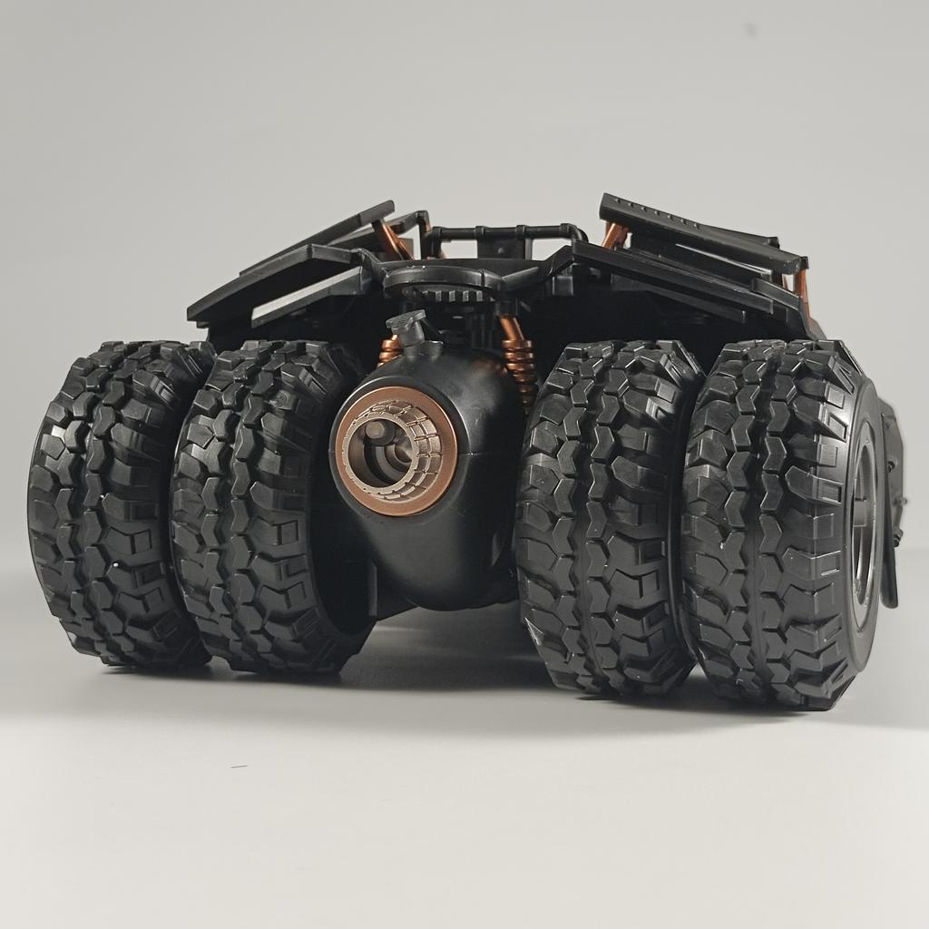 1:18 Batmobile Tumbler Alloy Diecast Model Sound Light Car Spray Function Toy Display Ornament Toys For Kids Gift For Children