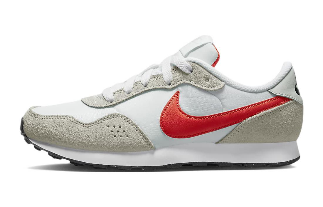 Nike MD Valiant GS Pure Platinum Picante Red CN8558-020 36
