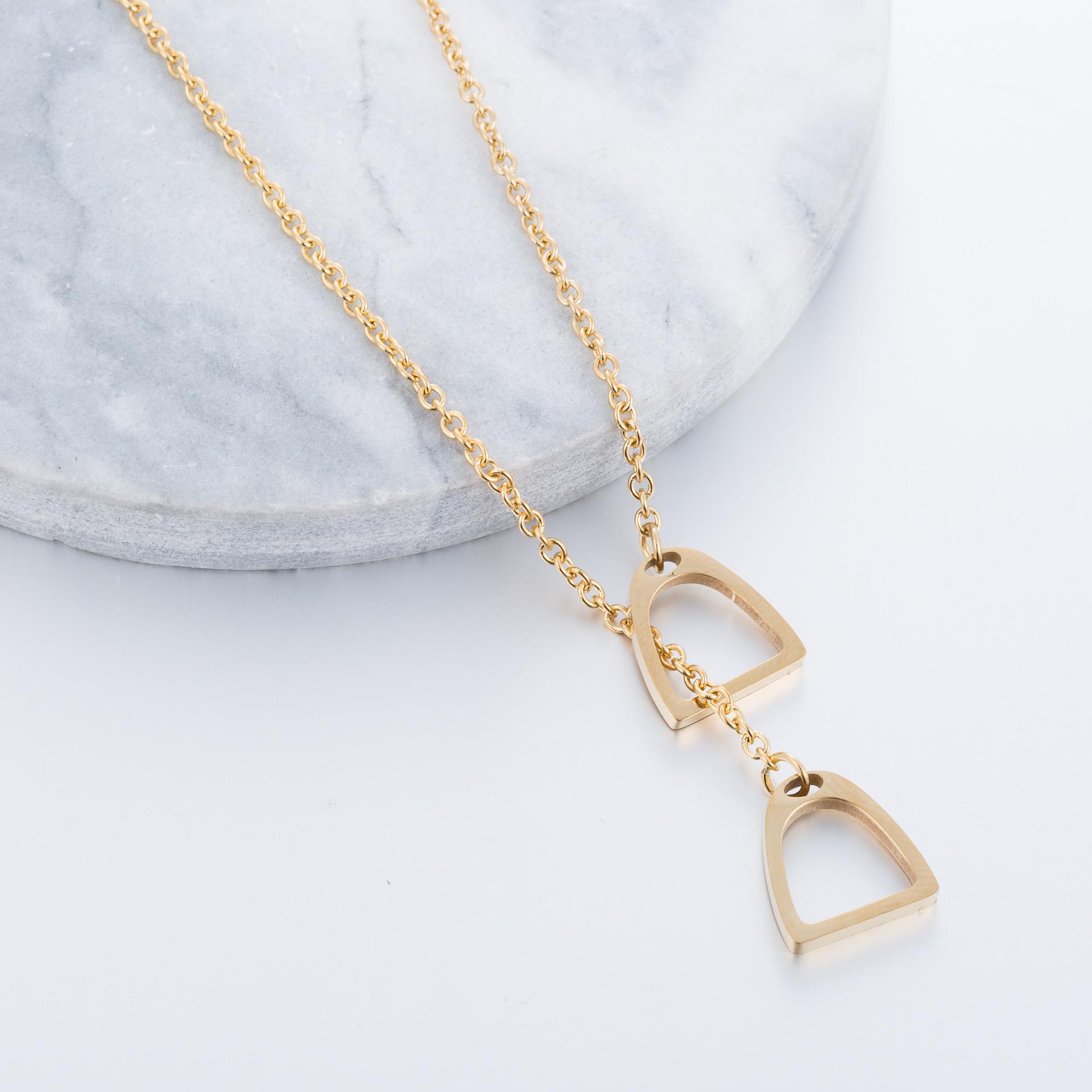 European and American Popular Necklaces Animal Necklaces Women s Horseshoe Necklaces 60CM