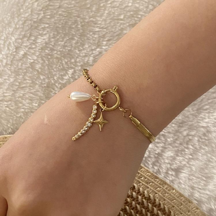 Modernes Herz-Anhänger-Armband Stilvolles Blumenketten-Armband Modischer Handgelenkschmuck Geschenk für Frauen, die Details lieben