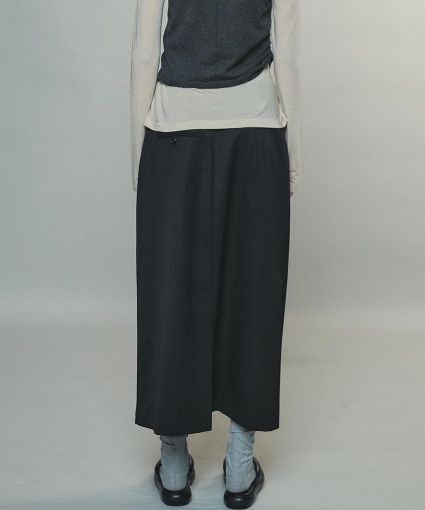 Enor Classic Pleated Midi Skirt - Black