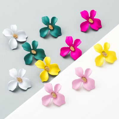 Yousheng 1 Pair Women Stud Earrings Flower Shape Petal Smooth Polish Ear Decoration Jewelry Lady Dating Party Commute Ear Studs