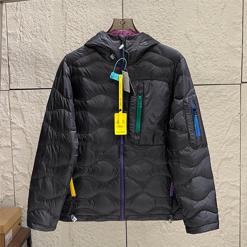 

Mountain-Style Unisex Hooded Down Jacket: High Loft 85% White Duck Down, Warm Color Block Design for Autumn/Winter Cold Protection M (115-145 jin)