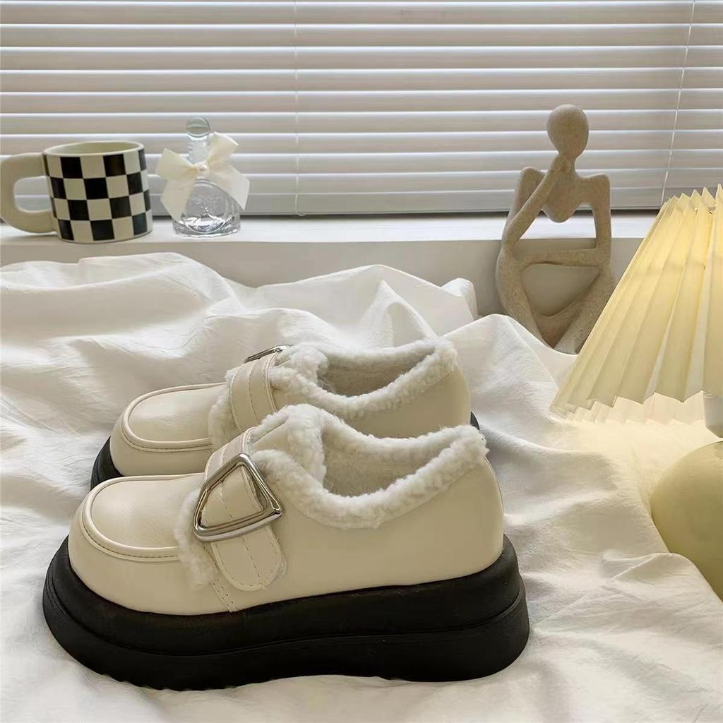 Britischer College-Stil Lässige Ein-Pedal Kleine Lederschuhe Baumwollschuhe Plateau-Sohle Samt-Loafer Damen