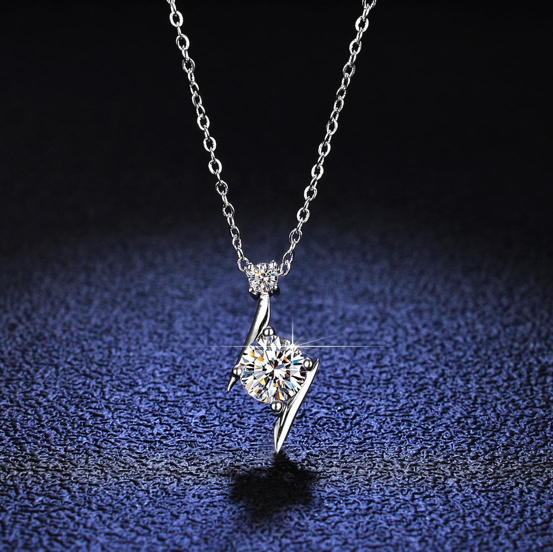 Luxury Solid Platinum PT950 Moissanite Diamond Pendant Necklace Women s S-shaped Lightning Pendant Clavicle Chain белый