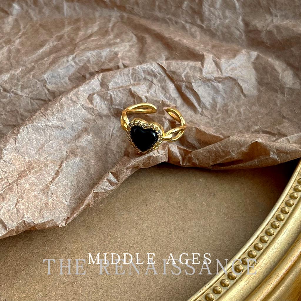 Pre-Owned Baroque Pearl Floral Stud Earrings: Vintage French Retro Light Luxury Jewelry