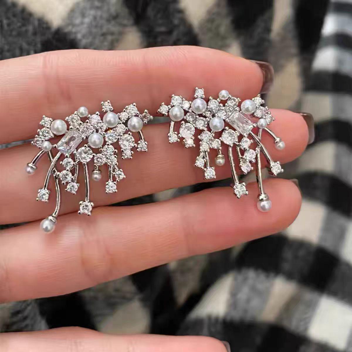 Rose Liu Yifei Style Dazzling Firework Pearl Earrings - Elegant and Unique Design for Women