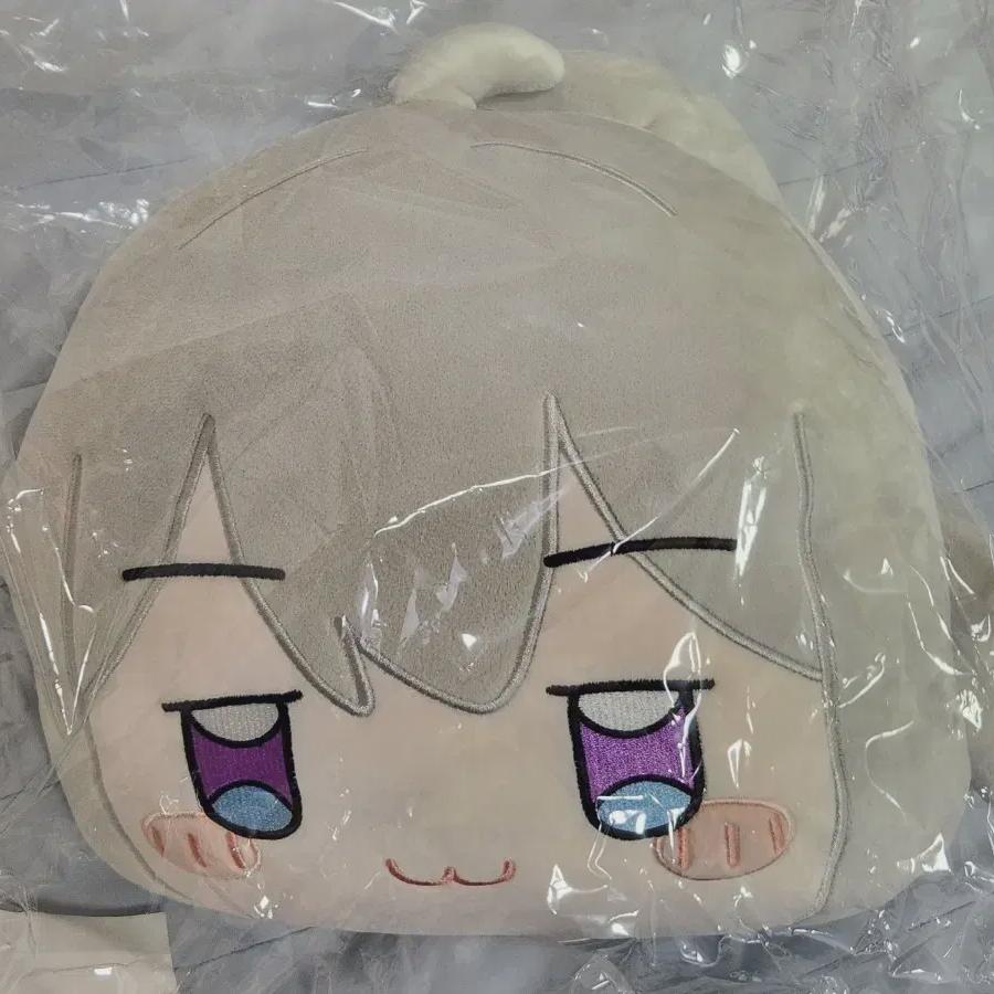 

Isegae Idol Face Cushion Aine Is On Sale Sealed