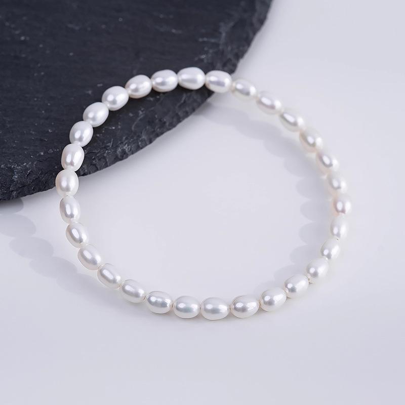 Aurora Freshwater Pearl Bracelet: Rice-Shaped Beads, Versatile Women's Hand Jewelry