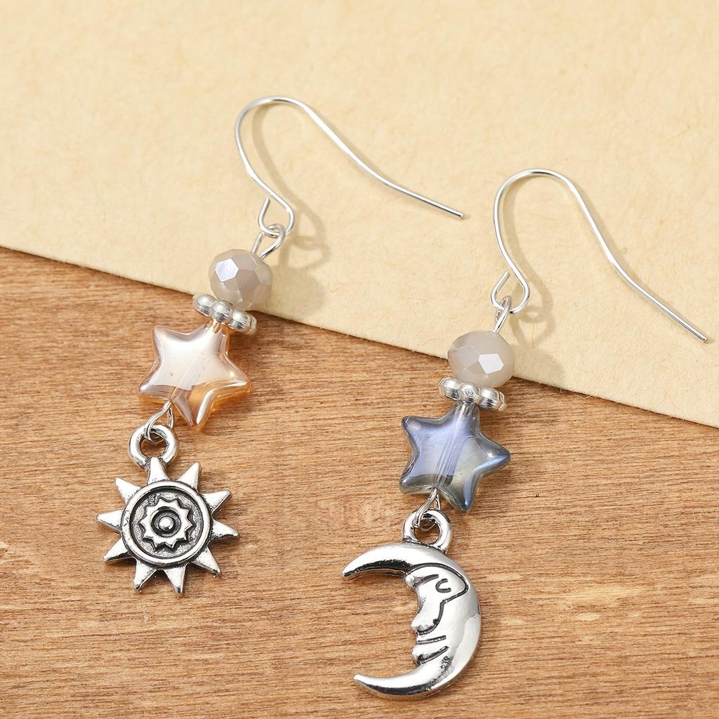 Nuovi Orecchini Pendenti Personalizzati Creativi con Intaglio Luna e Stelle, Accessori da Festa Stile Etnico Retrò da Donna Regali