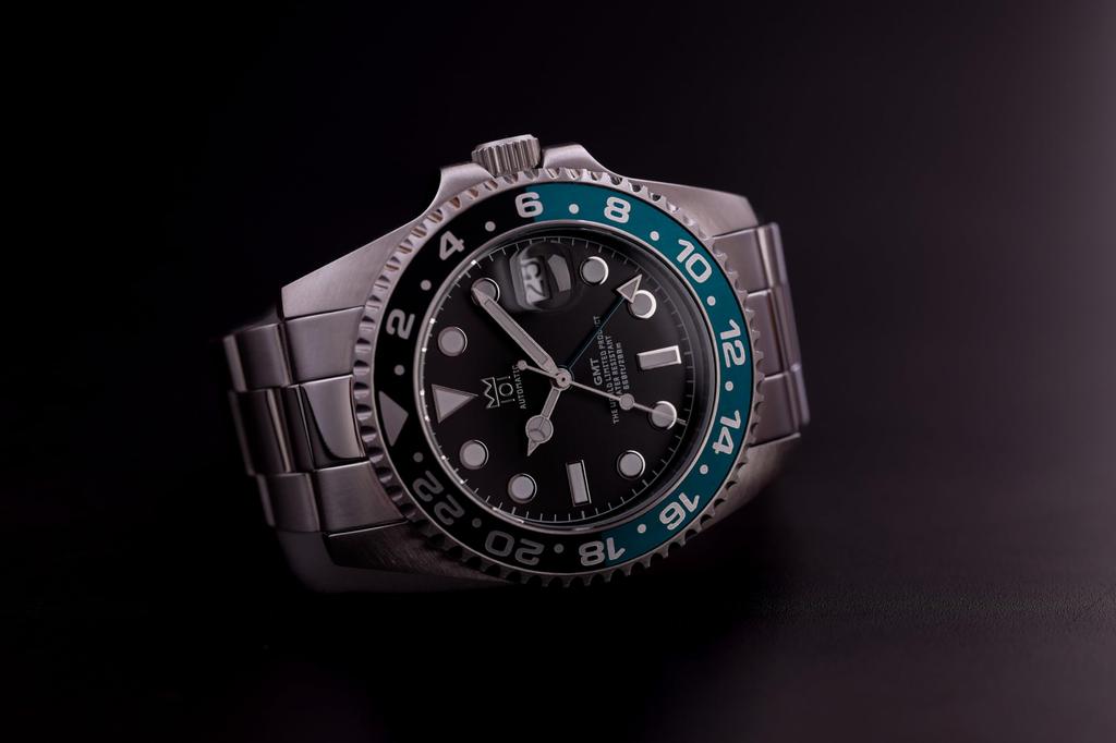 NY modell Hyakuichi AUTOMATISK GMT-UR Mekanisk GMT Japansk bevegelse Roterende ramme 20 ATM Vanntett World Time Watch Aqua x Black
