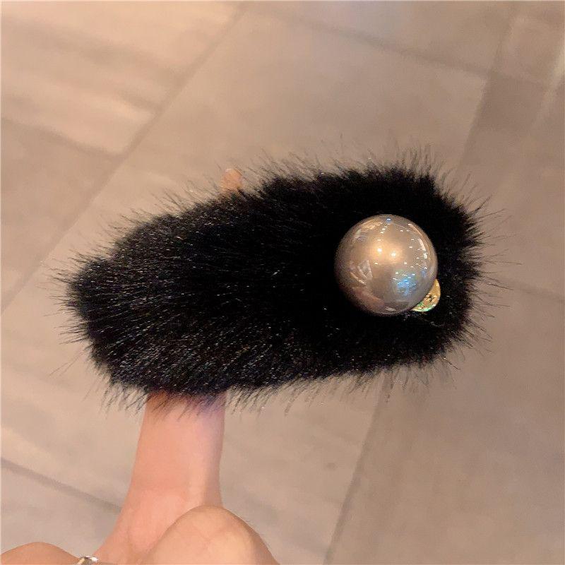 New Korean Faux Mink Fur Beaded Hair Clip for Autumn/Winter - Soft, Cute, and Girly Wispy Bangs Hairpin