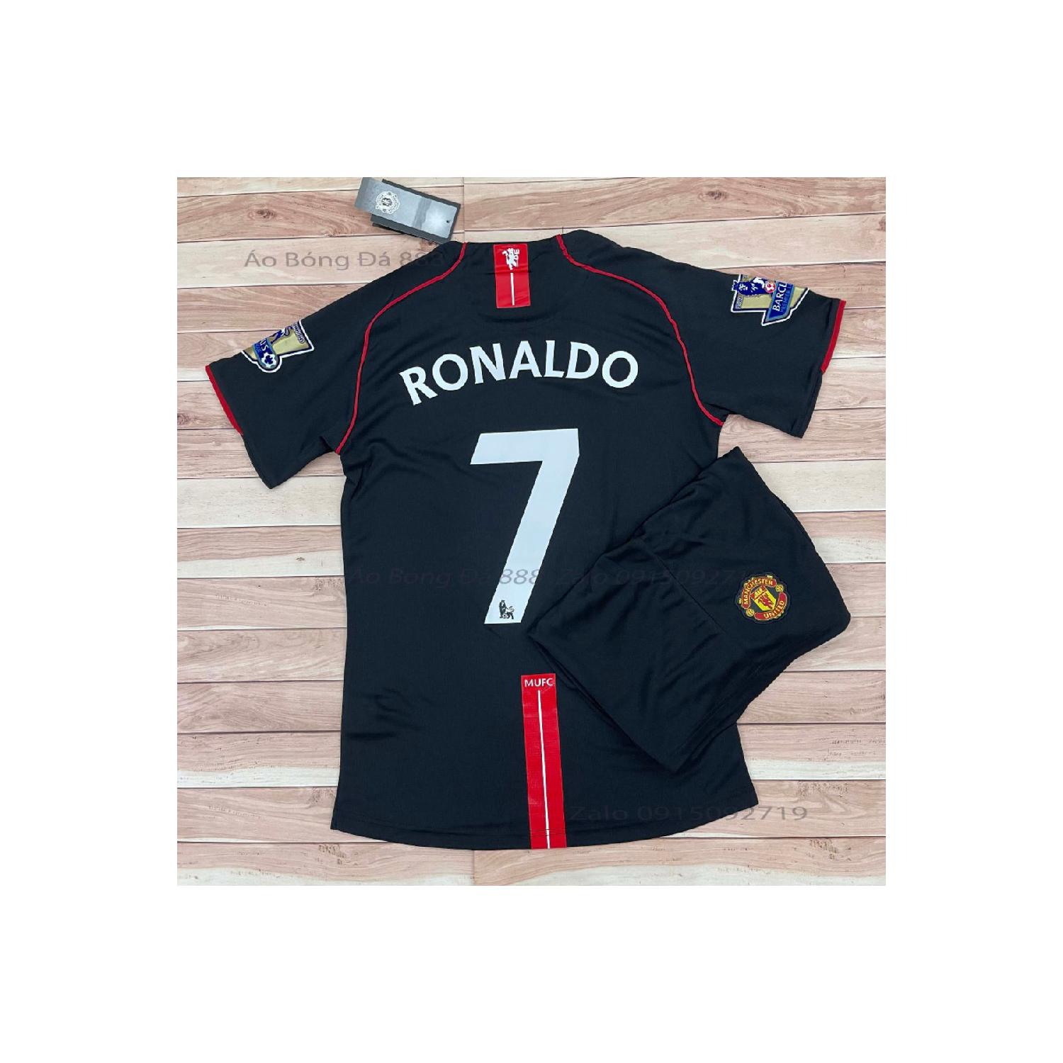 

Комплект детской майки с шортами Legendary Ronaldo Manchester United 2008.ретро