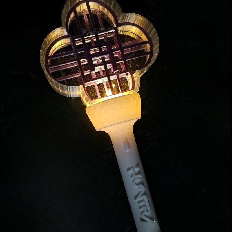 KPop Demon Hunter Light Stick Cosplay koncert szurkolói stift színes fények támogató stift csoport halloweeni party kellékek kiegészítők