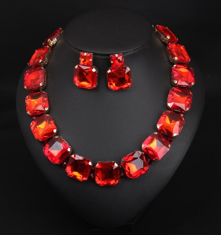 4-Color Exaggerated Crystal Gemstone Short Necklace Collarbone Chain Women'S Accessories