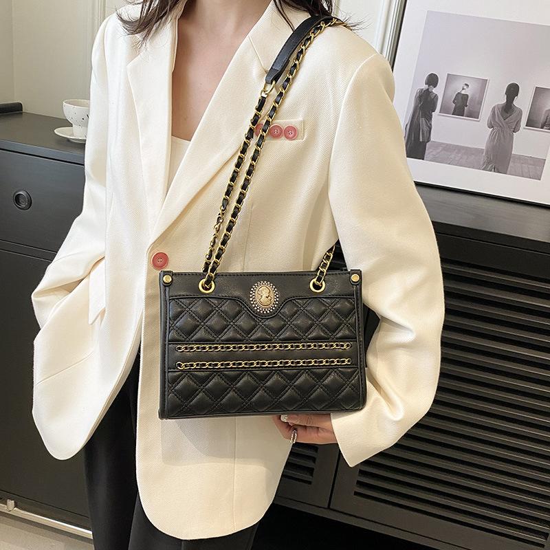 2025 Spring and Summer New Simple Large-capacity Bag Women's Diamond Chain Tote Bag Foreign Style Niche Shoulder Bag