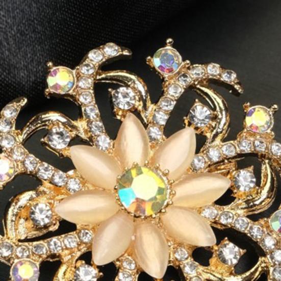 Brooch Retro Style Flower Plant Design Suit Lapel Pin with Faux Opal Inlaid Sweaters Collars Hats Bags Coats Scarves Badge Outfit Accessory