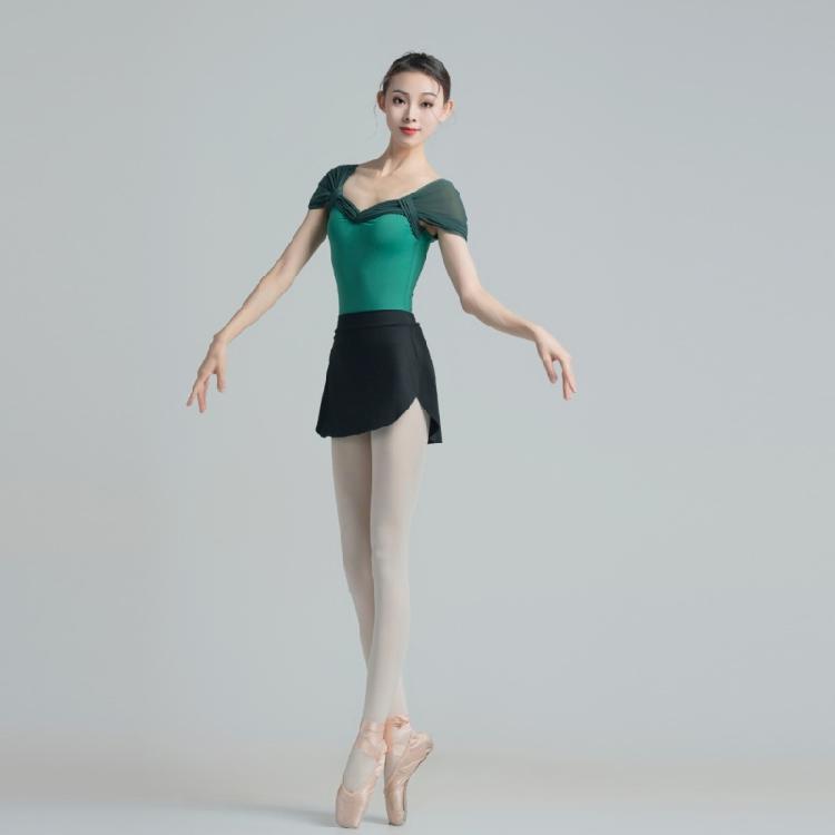 Stretchable Dance Leotard For Ballet Shows Breathable Polyester Ballet Practice Wear Containing Graceful Mesh Patterns
