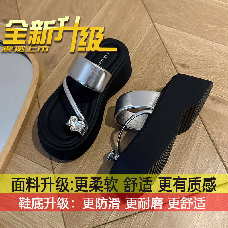 

With skirt, high-end sense, super fire silver beach one-word drag women s summer wear 2025 new thick-bottomed set of toe-cool slippers 40