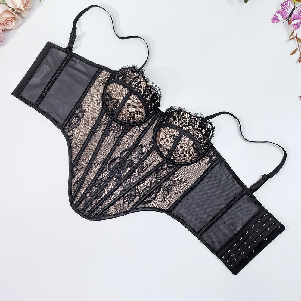 Corsés, ropa de mujer moderna y elegante