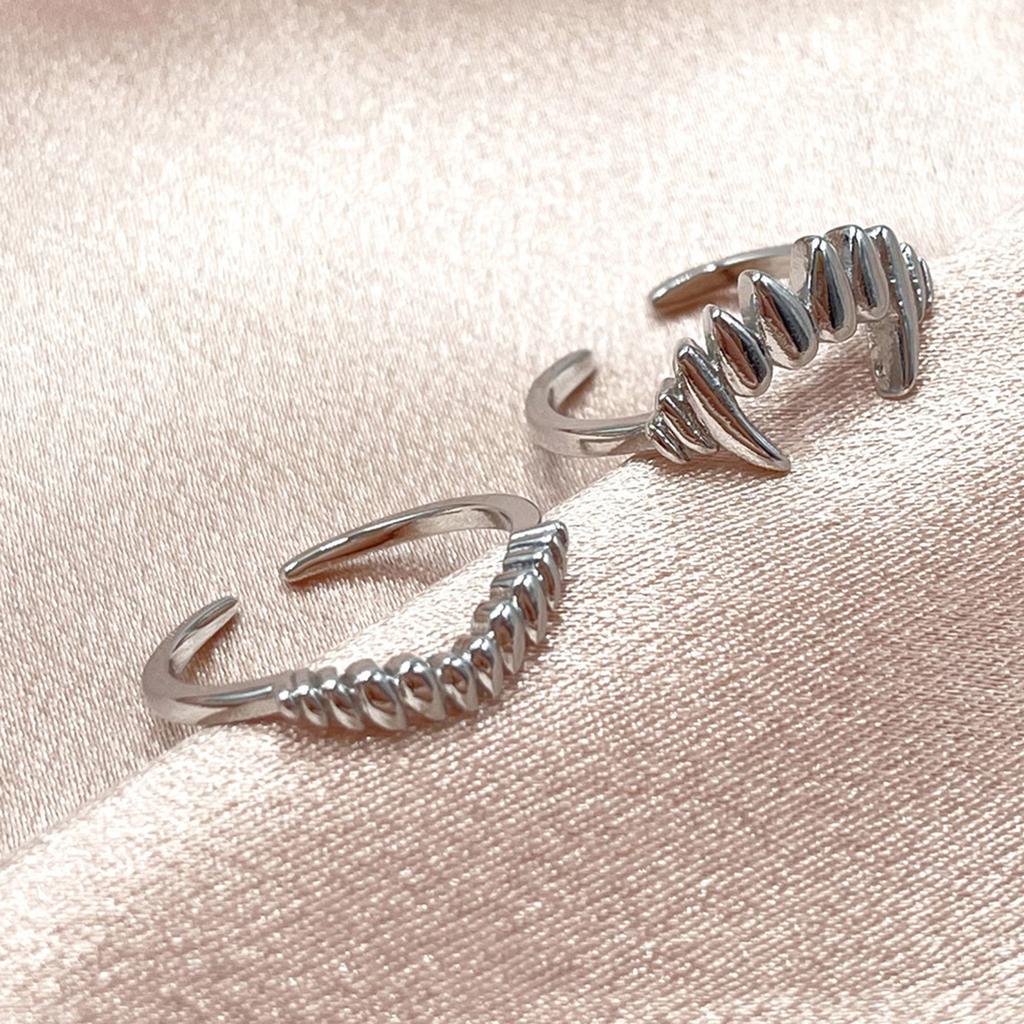 Unique Vampire Themed Split Rings Sturdy Alloy Comfort Fits Punk Styles Accessory for Men and Women Casual Wear