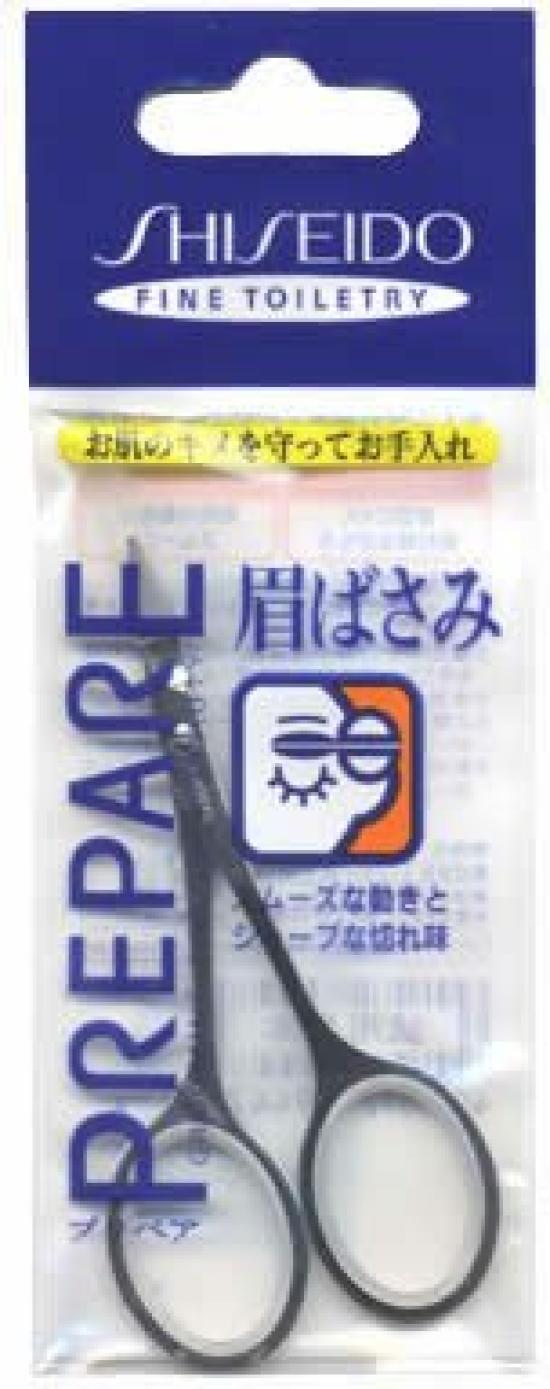 

Подготовьте ножницы для бровей.