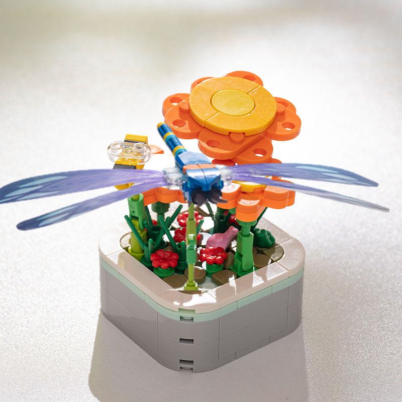 Compatible Lego Insect & Animal Building Blocks: Educational Flower Assembly Toy & Holiday Gift for Kids' Desktop Ornaments