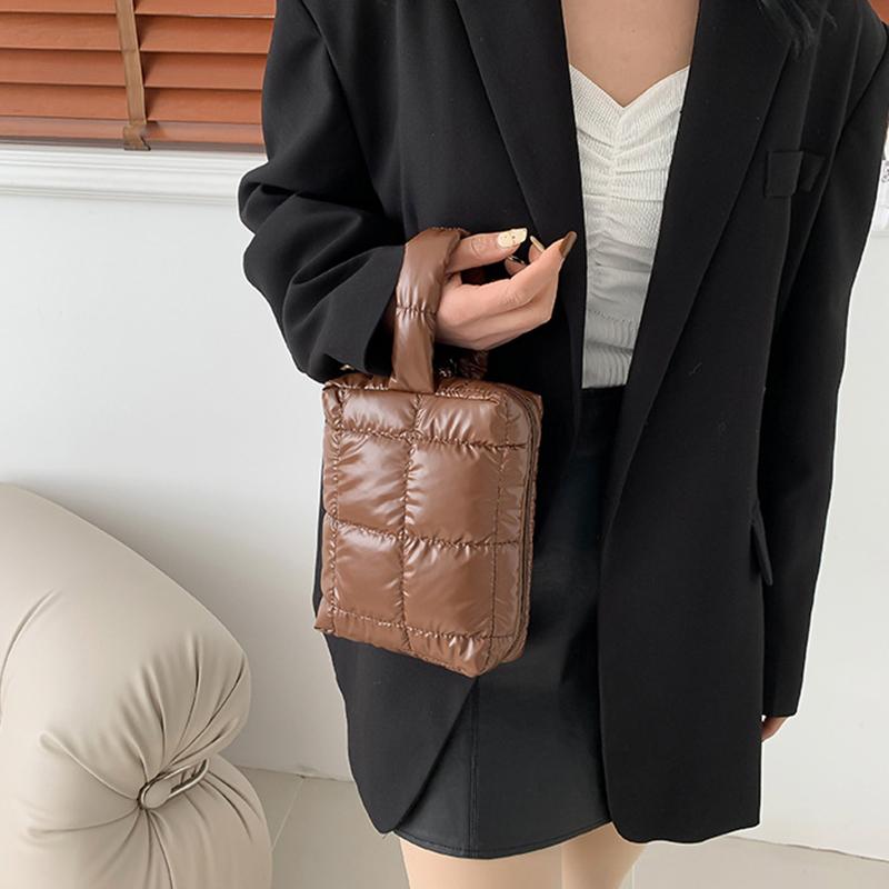 Simple Women Puffy Quilted Padded Makeup Storage Bag Space Cotton Clutches Zipper Solid Color Small Cosmetic Handbag MIT