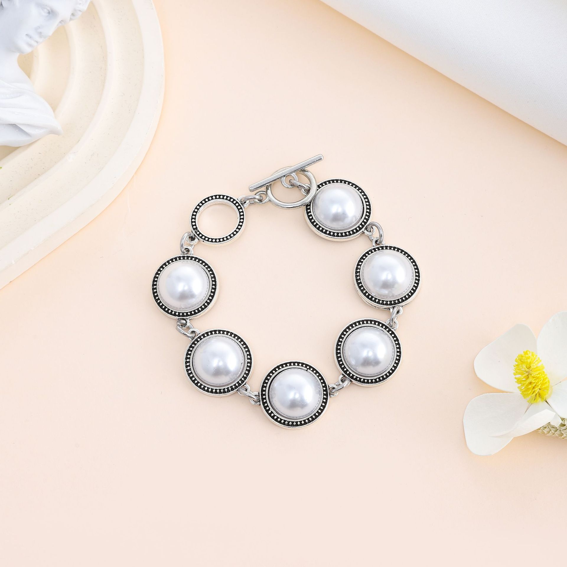 Свежий круглый геометрический браслет из зеленого камня с простым и элегантным — фото 8