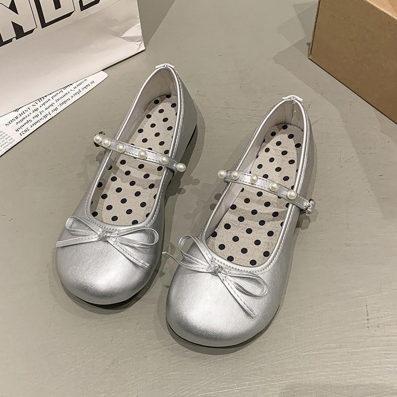 

Shallow mouth flat-soled single shoes women s 2025 spring and summer new Korean version round head one-word buckle with skirt Mary Jane women s shoes 40 серебряный