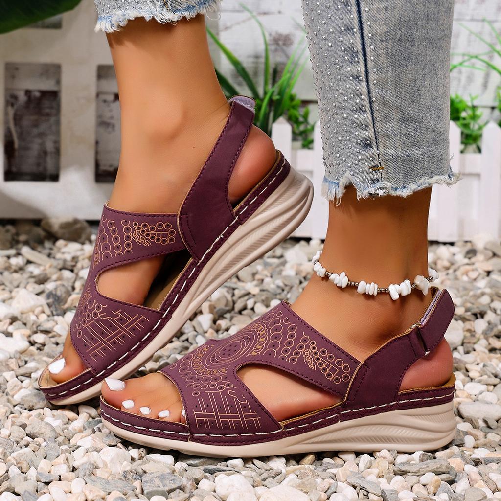 Mode Übergröße Damen Sandalen Sommer Neu Romantische Aushöhlen Atmungsaktive Sandalen Niedriger Absatz Böhmischer Stil Polyestersohle Schuhe für Damen