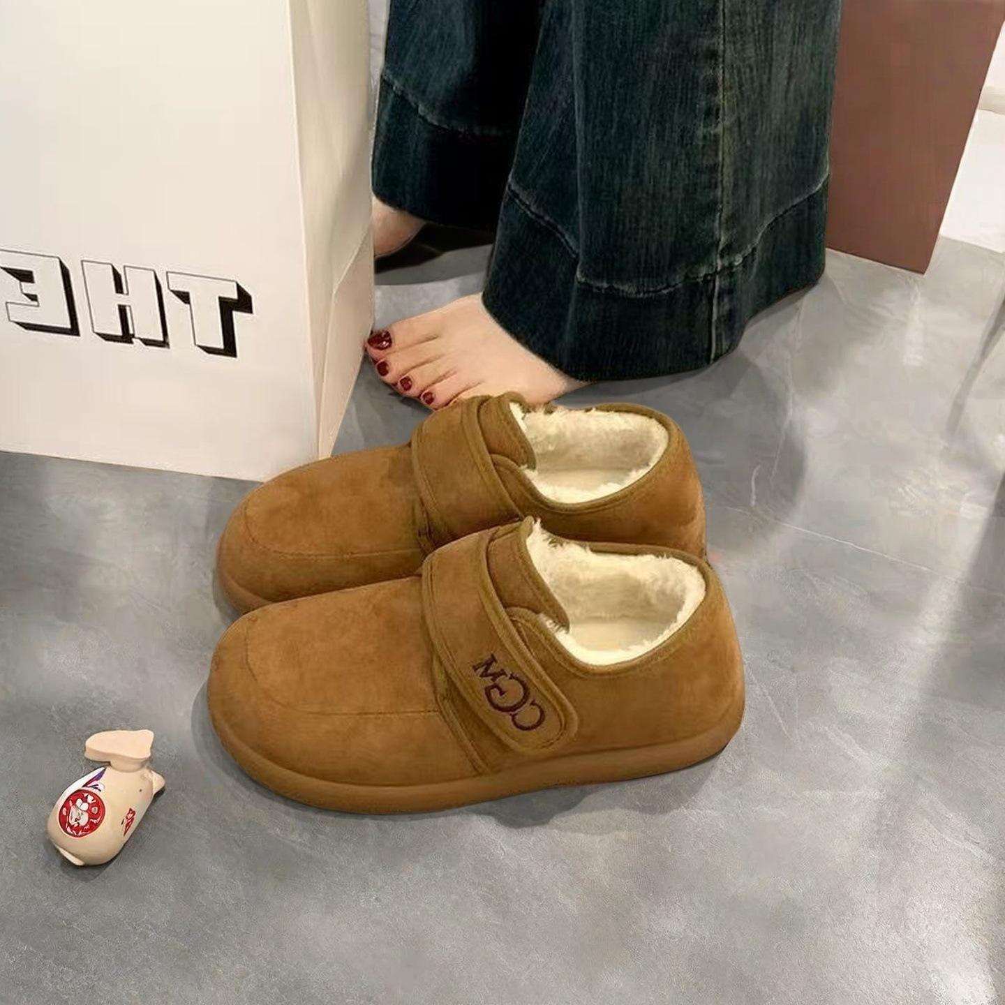 

Хлопковые тапочки низкие на липучке бархатные зимние ботинки женские осенне-зимние новые короткие ботинки удобные и универсальные хлопковые туфли сохраняют тепло 38