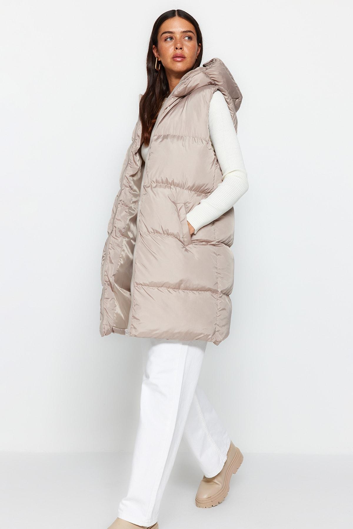 

Жилет - Экрю - Фугу