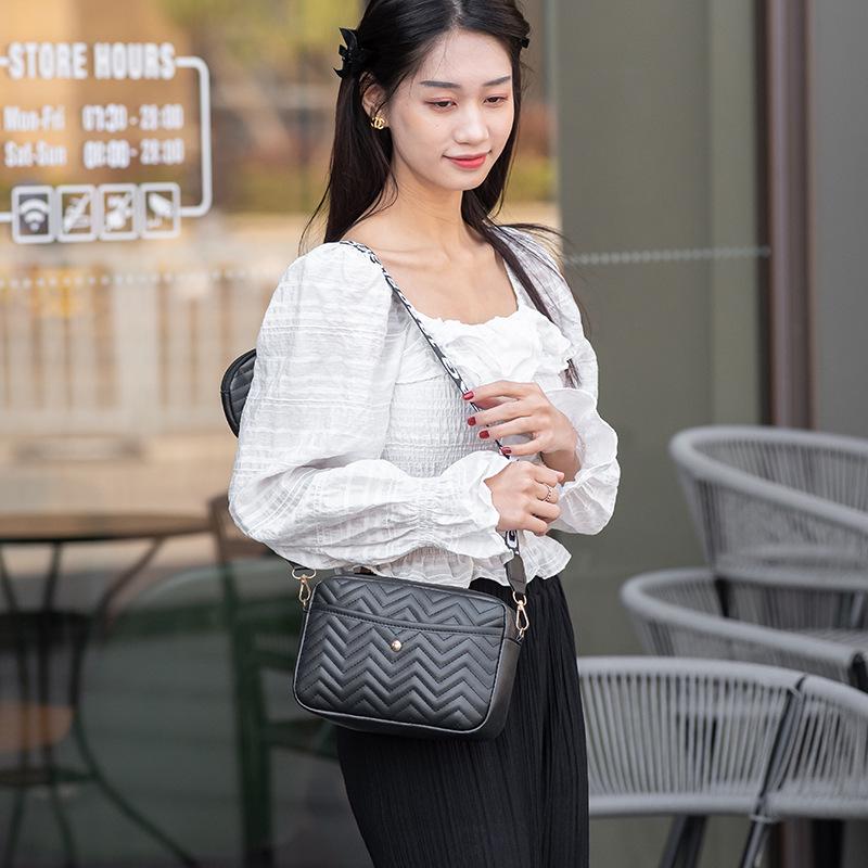 2023 New V-Pattern Fashion Embroidery Shoulder Crossbody Bag