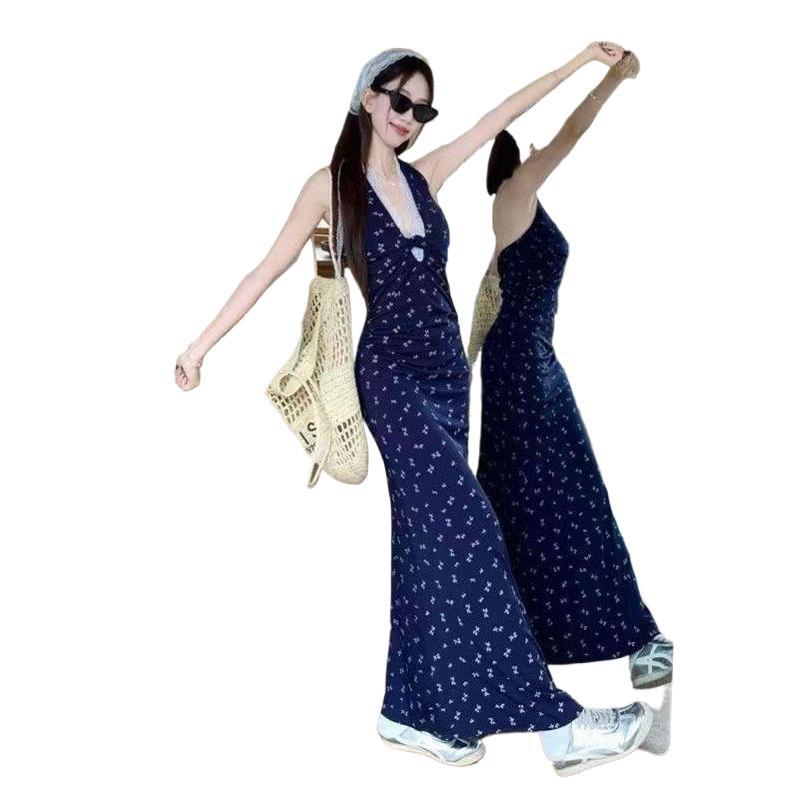 Suspender dress women's summer 2026 new floral French neck close waist thin long dress temperament skirt women's clothing