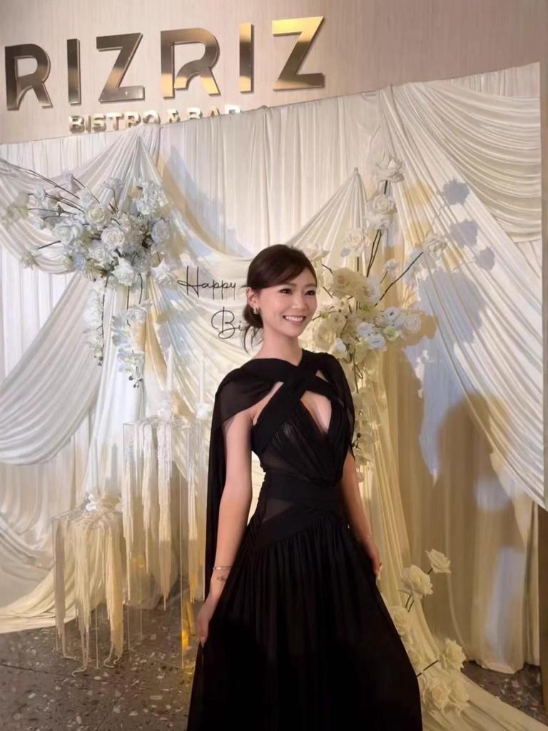 Elegant 2025 French Hepburn-Style Black Backless Ribbon Gown