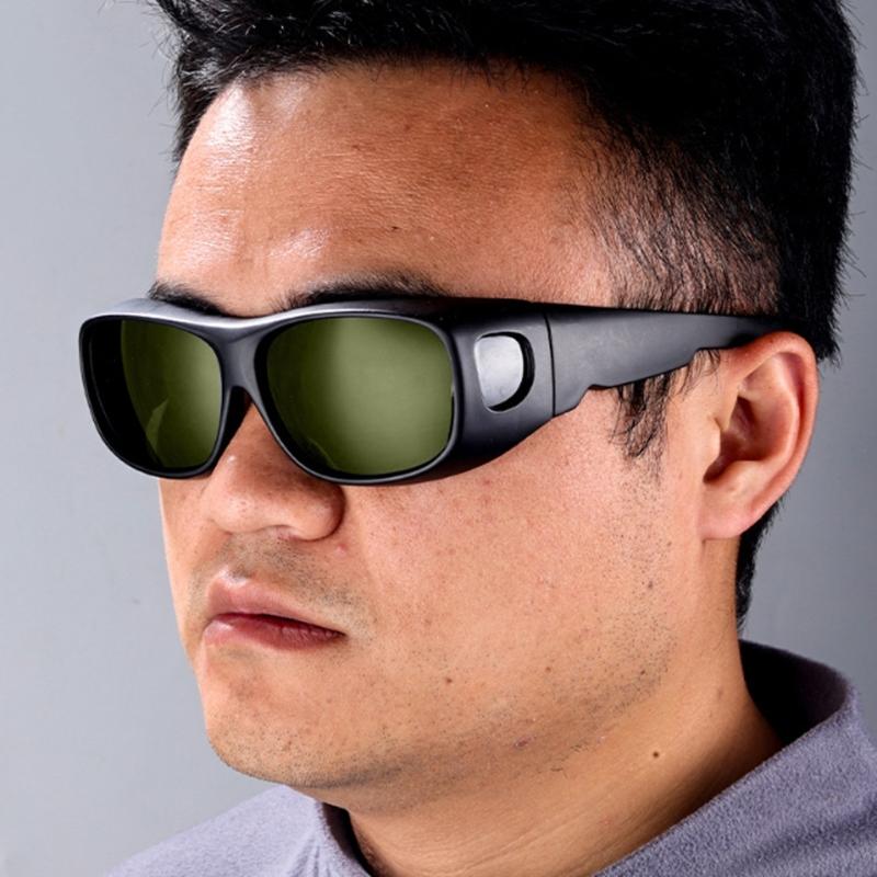 Ergonomic Welding Goggles Protective Eyewears Providing Clarity Full Spectrum Radiation Defense For Industrial Tasks