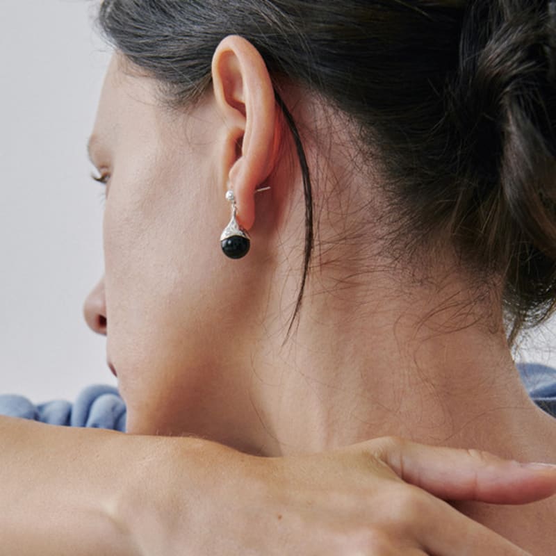 

etrive Onyx Bell Drop Earrings Onyx