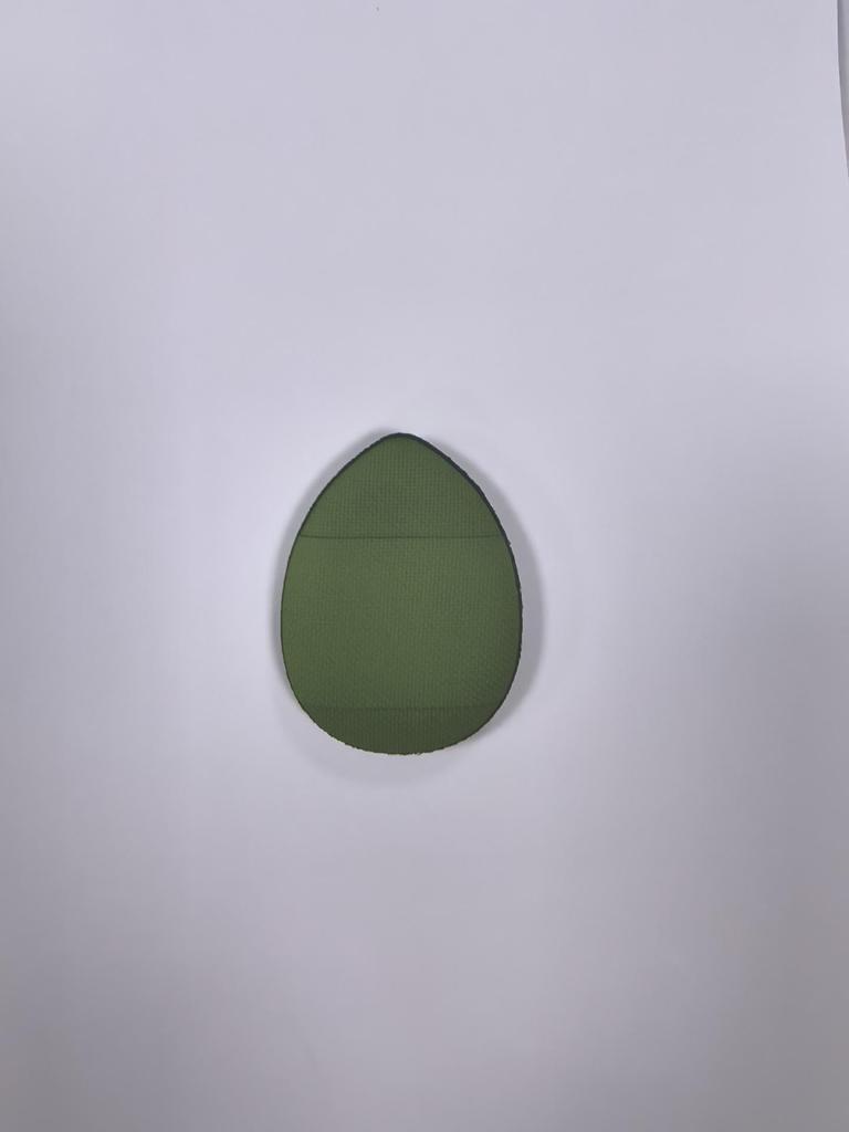 Dreieckspuderquaste: Nicht saugfähig, Doppelte Verwendung für Nass/Trocken. Spitze zum Setzen, Fingerkissen, Perfekt für Concealer & flüssige Foundation.