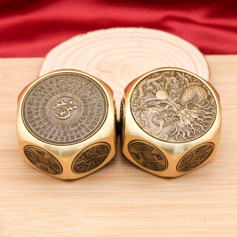 Mosazná vícestranná rotující dekompresní ozdoba pro přilákání bohatství a pokladů