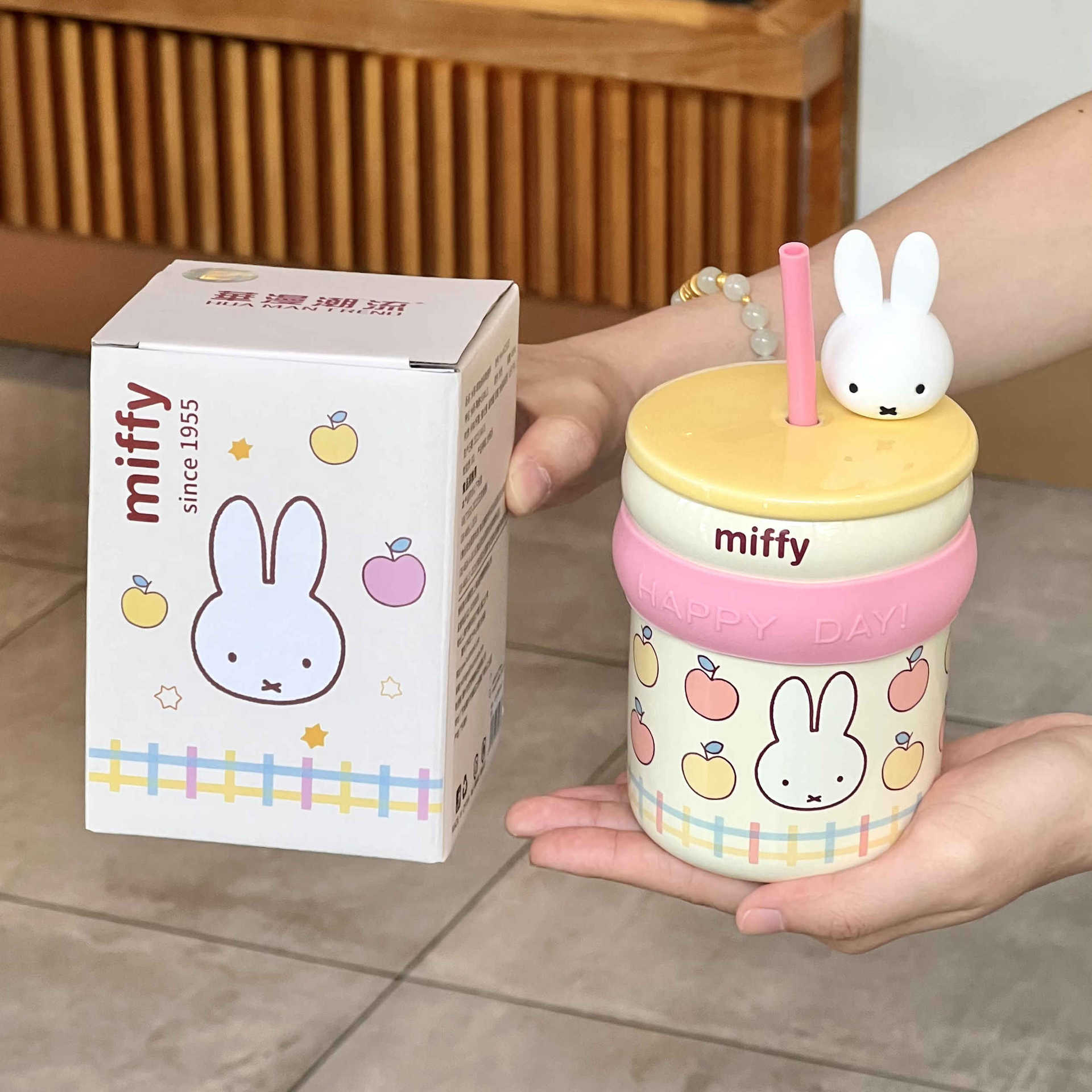 

Подарок на день рождения Миффи Кролик Соломенная чашка для воды для девочек Керамическая кружка с крышкой Офисная кофейная чашка Сувенирный подарок 401-500ml