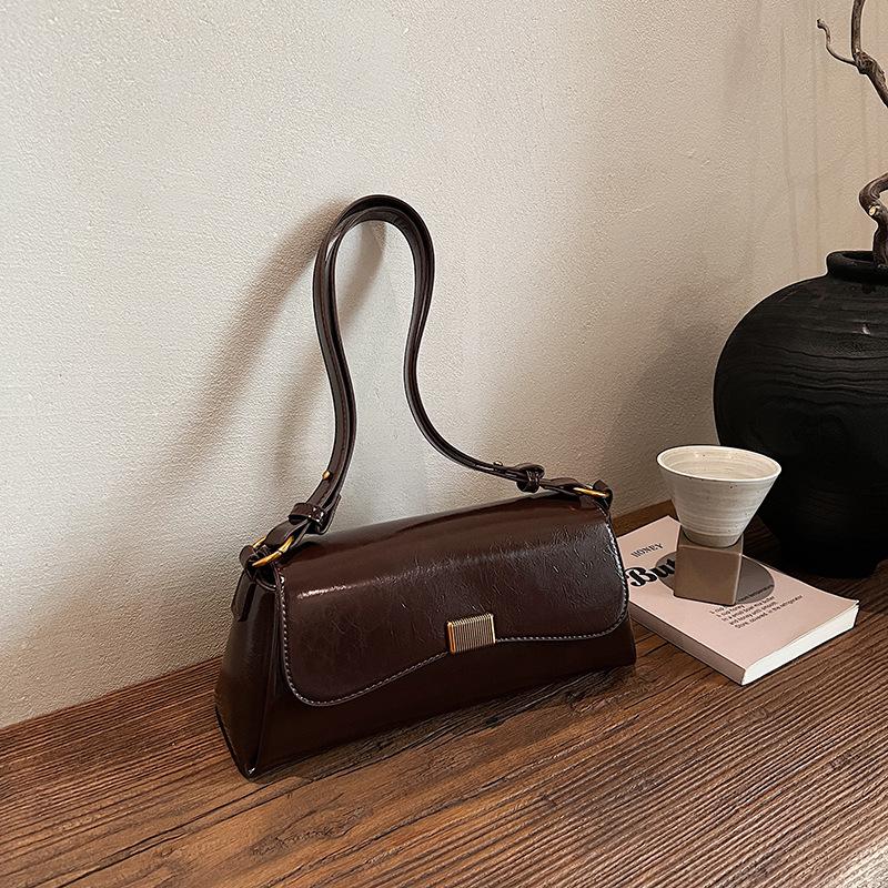 Crossbody Bag Women's Niche Baguette Bag 2026 New Korean Fashion Retro Commuter Shoulder Armpit Bag
