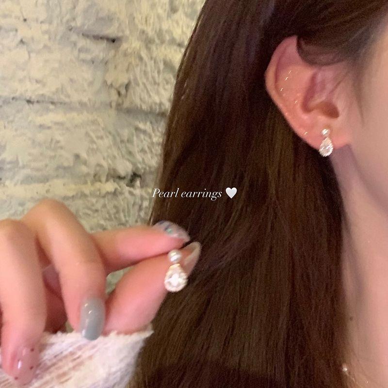 

French Flash Drop Pearl Stud Earrings for Women Special Interest Light Luxury Fancy Elegant Generous Earrings Unique Beautiful Earrings