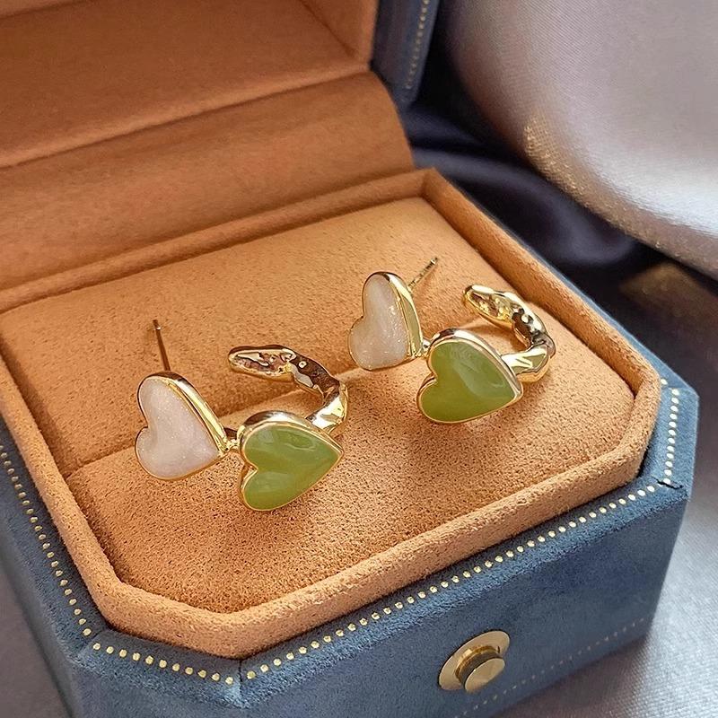 Liebes Herz Ohrringe Trendige Elegante Damen Accessoires Klassischer Schmuck Retro Herz Ohrringe Süße Mode Nische Hundert Passend Hohes Niveau Gefühl Von