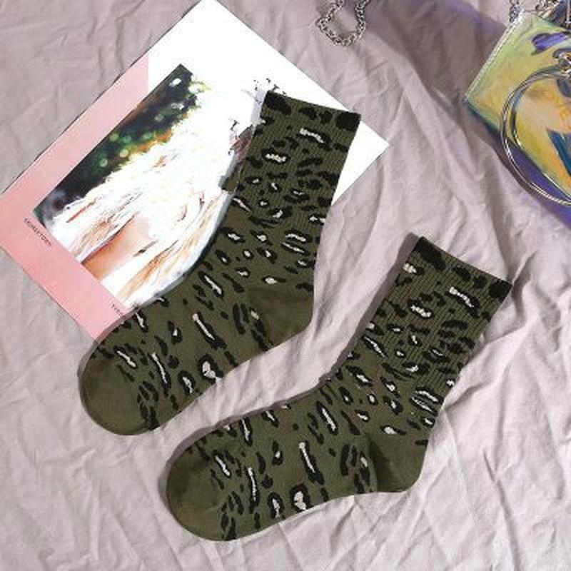 1Pair Men and Women Middle Tube Couple Socks Personality Leopard Print Cotton  Hip Hop European  American Trendy