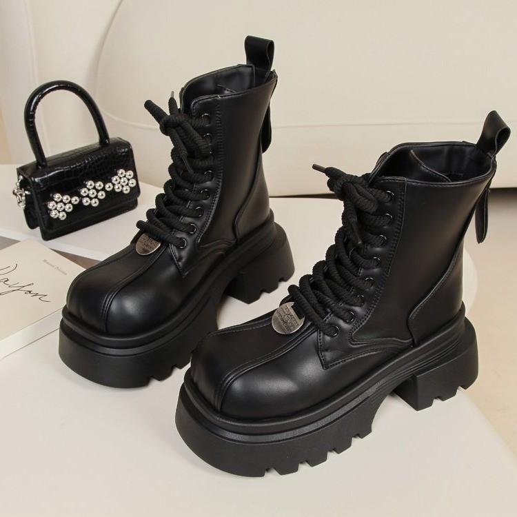 

Европейские дышащие ботинки Мартина, популярные в интернете, женские 2025 осень, новые, в стиле Spice Girl, с квадратным носком, на шнуровке, на толстой подошве, увеличивающие рост, короткие ботинки 35