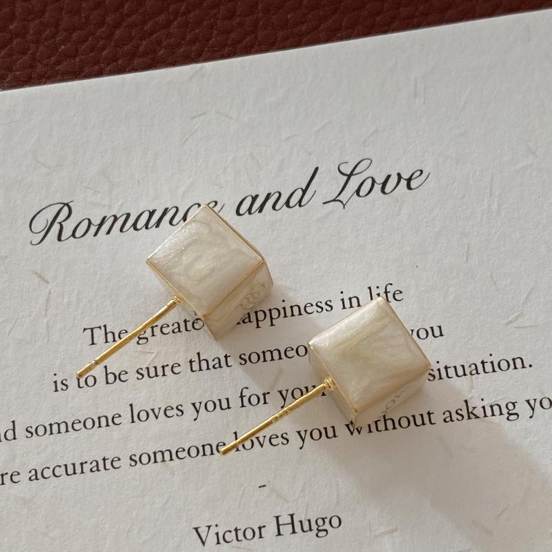 Cercei simpli cub de zahăr Cercei cu ac de argint de ultimă generație Design Sense Cercei pătrați mici Nișă de vară Yiwu