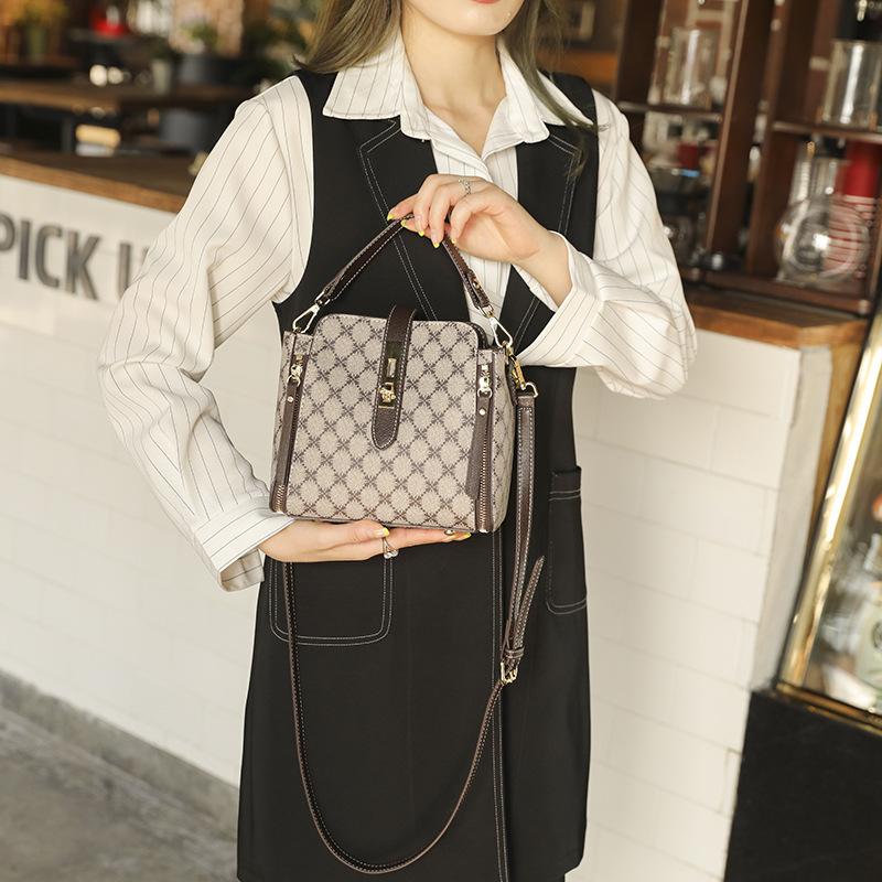 Korean Version Simple Spring New Product One Shoulder Crossbody Small Bag Large Capacity Handbag Fashion Printed Bucket Bag Women